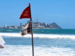 Escuadrón Acuático alerta a bañistas por condiciones de oleaje elevado en playas de Mazatlán Escuadrón Acuático alerta a bañistas por condiciones de oleaje elevado en playas de Mazatlán