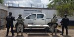 Derivado de un reporte al 9-1-1, la Base de Operaciones Interinstitucional Navolato aseguró una camioneta con reporte de robo y dos fusiles en su interior Derivado de un reporte al 9-1-1, la Base de Operaciones Interinstitucional Navolato aseguró una camioneta con reporte de robo y dos fusiles en su interior