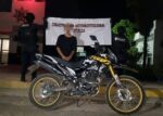 En dos eventos en Culiacán, personal del Grupo Interinstitucional detuvo a un civil como presunto responsable del despojo de una motocicleta y recuperó 2 unidades En dos eventos en Culiacán, personal del Grupo Interinstitucional detuvo a un civil como presunto responsable del despojo de una motocicleta y recuperó 2 unidades