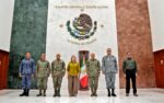 Gobernadora Yeraldine encabeza la Mesa de Construcción de Paz y Seguridad en la 3a. Región Militar en Mazatlán Gobernadora Yeraldine encabeza la Mesa de Construcción de Paz y Seguridad en la 3a. Región Militar en Mazatlán