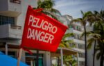 Restringen accesos a playas de Mazatlán como medida preventiva por alto oleaje Restringen accesos a playas de Mazatlán como medida preventiva por alto oleaje