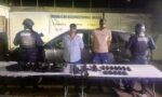 En Culiacán, el Grupo Interinstitucional detuvo a dos civiles que, presuntamente, acababan de despojar un vehículo; estaban armados En Culiacán, el Grupo Interinstitucional detuvo a dos civiles que, presuntamente, acababan de despojar un vehículo; estaban armados