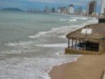 Abren parcialmente playas de Mazatlán ante mejoría en condiciones del mar Abren parcialmente playas de Mazatlán ante mejoría en condiciones del mar