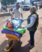 Lleva SEBIDES apoyo a más de 300 familias de Paredones afectadas por inundaciones por el paso de “Polo” Lleva SEBIDES apoyo a más de 300 familias de Paredones afectadas por inundaciones por el paso de “Polo”