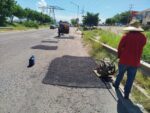 Continúan los trabajos de bacheo en nuevos puntos de Culiacán; el Ayuntamiento mantiene las brigadas Continúan los trabajos de bacheo en nuevos puntos de Culiacán; el Ayuntamiento mantiene las brigadas